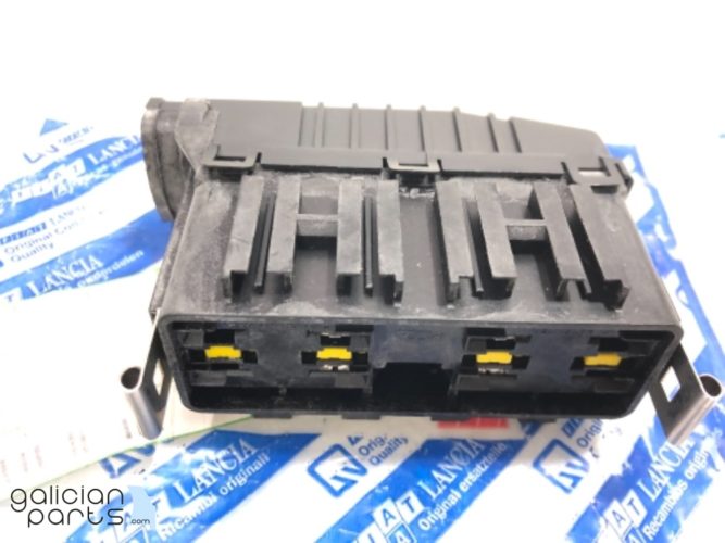 5896292 Conexión caja fusibles Fiat Barchetta / Punto / Seicento Multipla / Lancia Ypsilon NUEVO 5896292 Conexión caja fusibles Fiat Barchetta / Punto / Seicento Multipla / Lancia Ypsilon NUEVO